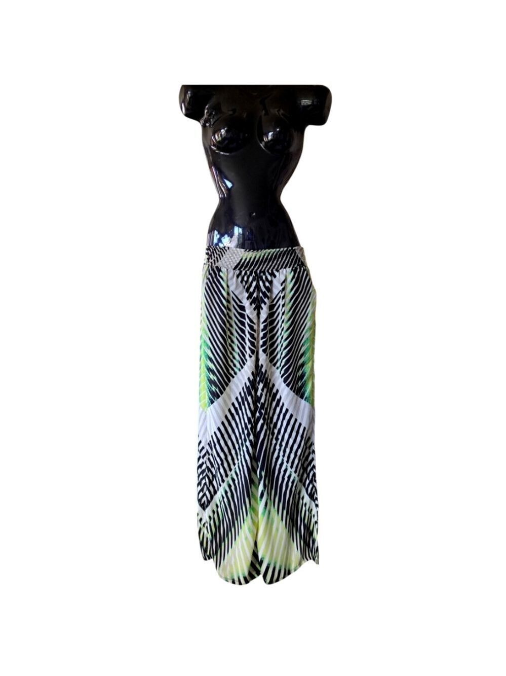 Arden B Loose fit wide leg pants. Geometric design. Green & Black/White. Size S